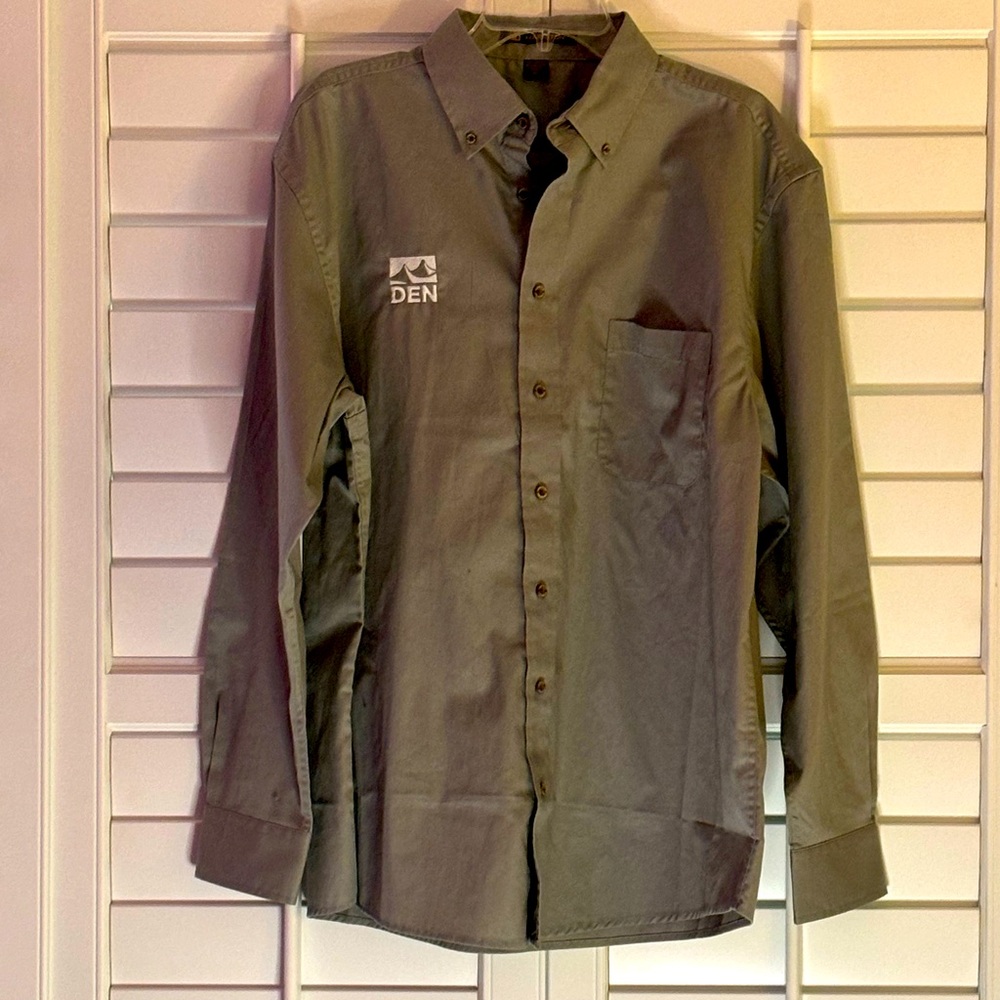 Denver Airport Men’s Button Down Shirt by Harriton, long sleeves, size XL, NWOT